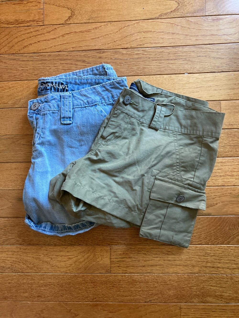Refuge LOT Women’s Olive Cargo Shorts and Light Blue Denim Roll-Cuff Shorts Pack